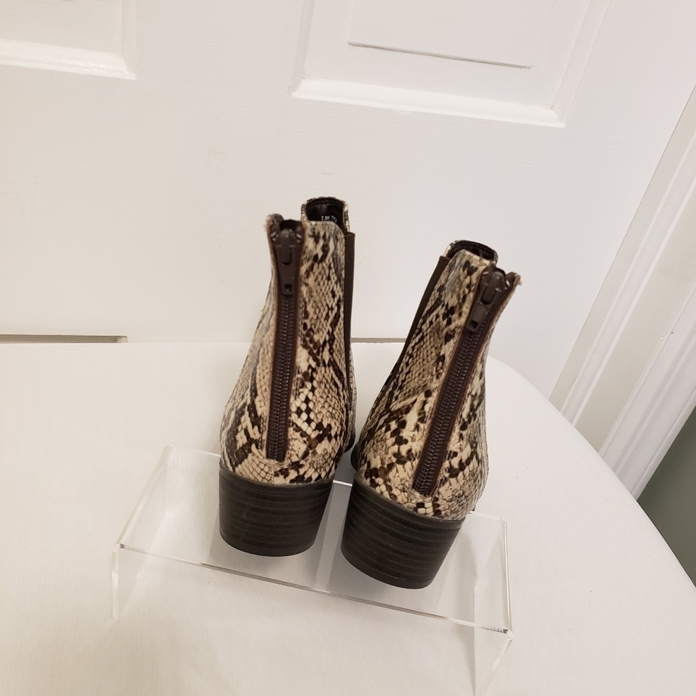 ESPRIT Snakeprint Brown & Cream Colored Booties Size 7.5M, Chic, Stylish - Picture 5 of 15